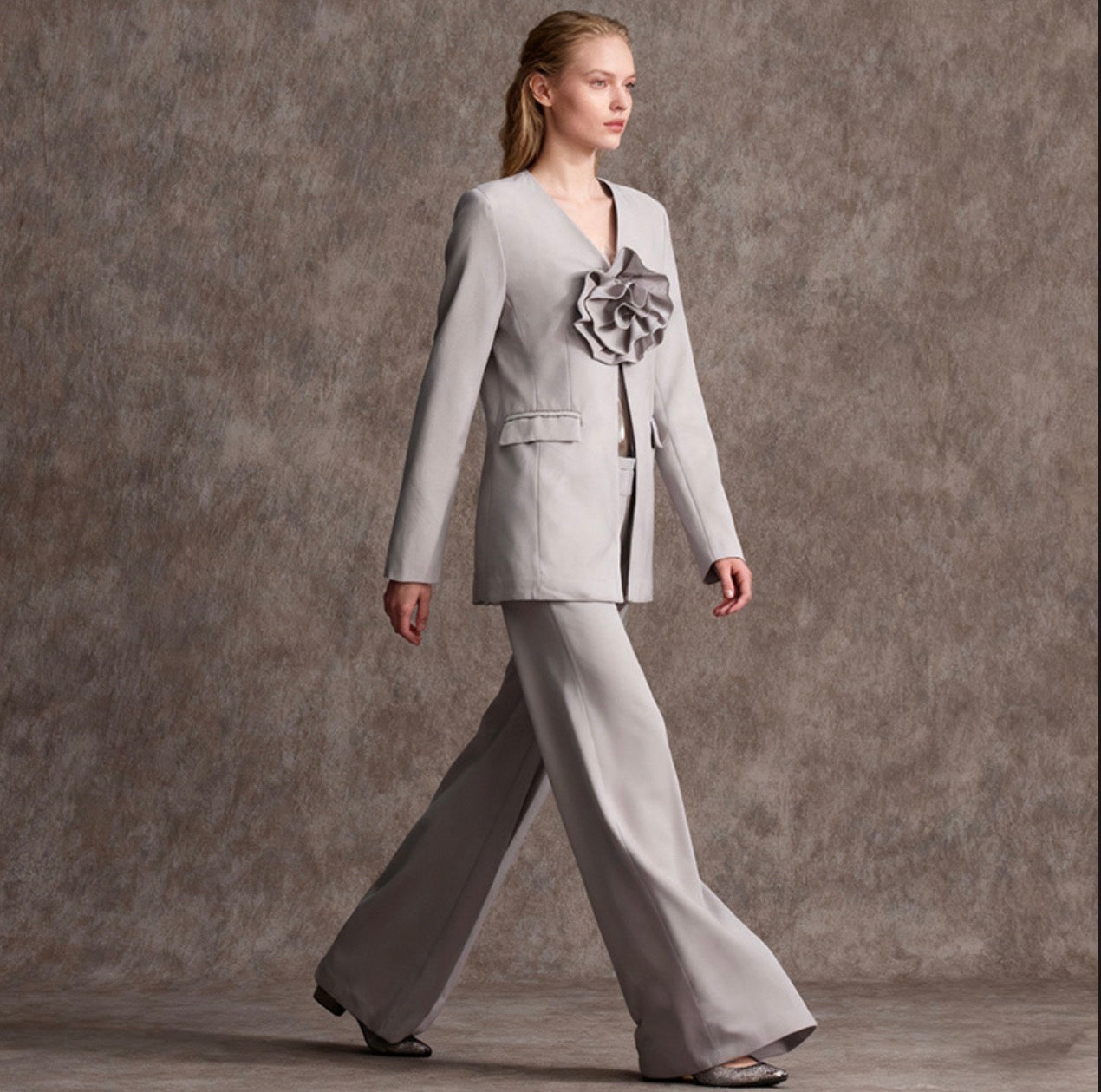 Light Gray Floral V-Neck Suit