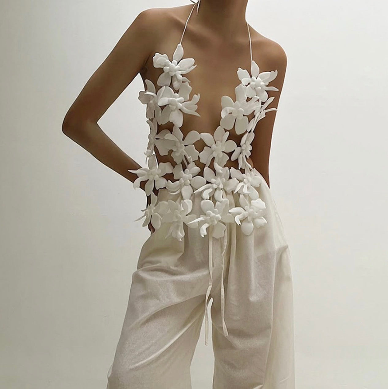 Three-Dimensional Floral Hollow-Out