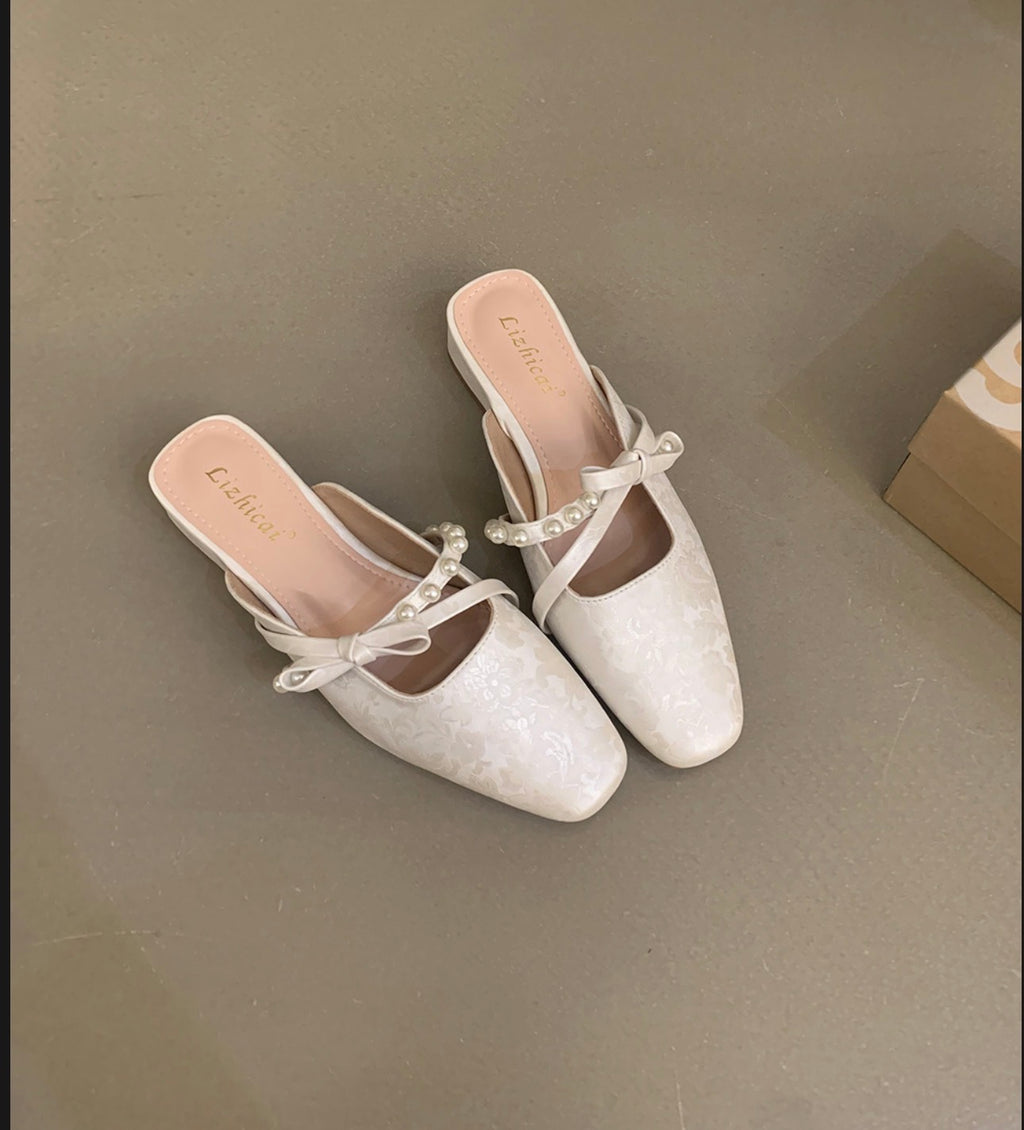 French-Style Pearl Shallow-Mouth Chunky Heel