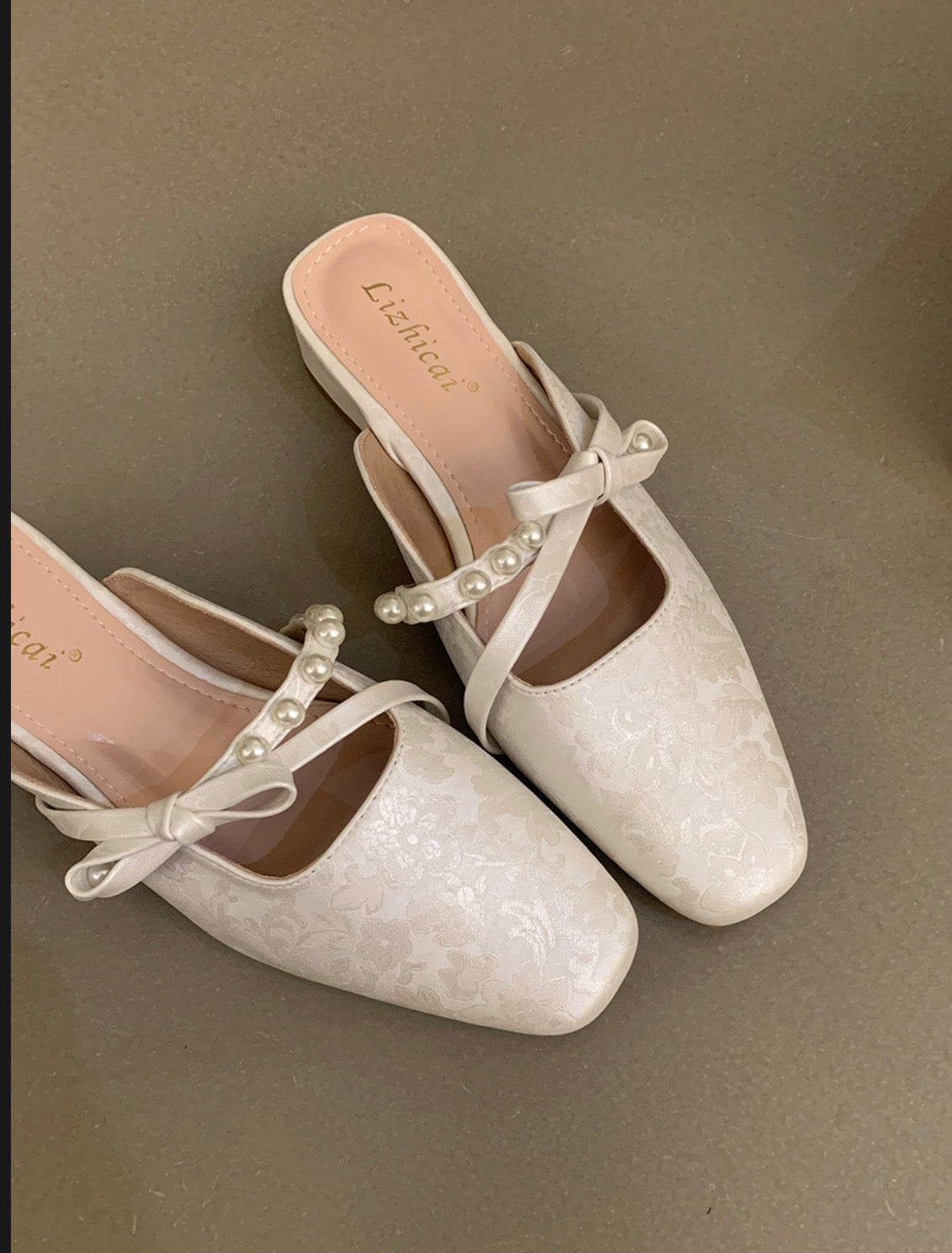 French-Style Pearl Shallow-Mouth Chunky Heel